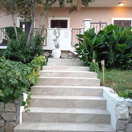 Seaview Holiday Apartments, Ventura Nin Eksteriør billede