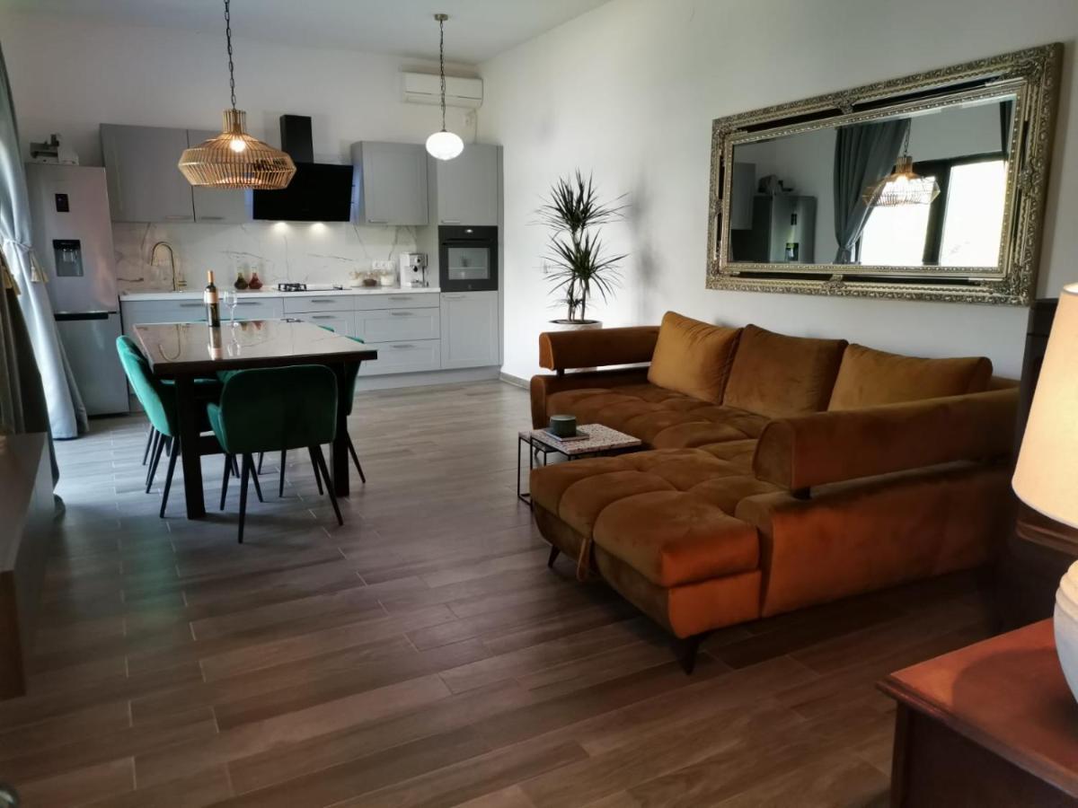 Seaview Holiday Apartments, Ventura Nin Eksteriør billede