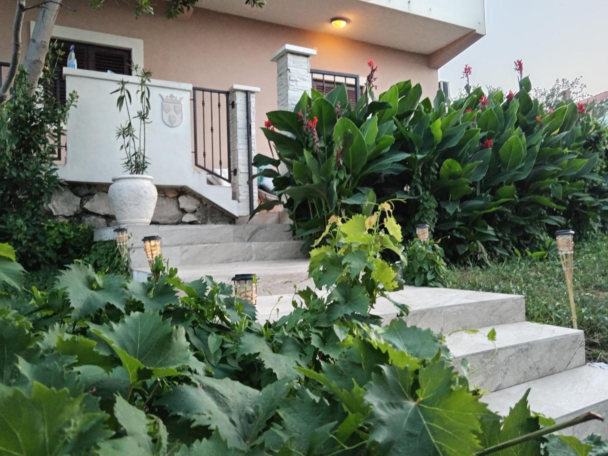 Seaview Holiday Apartments, Ventura Nin Eksteriør billede