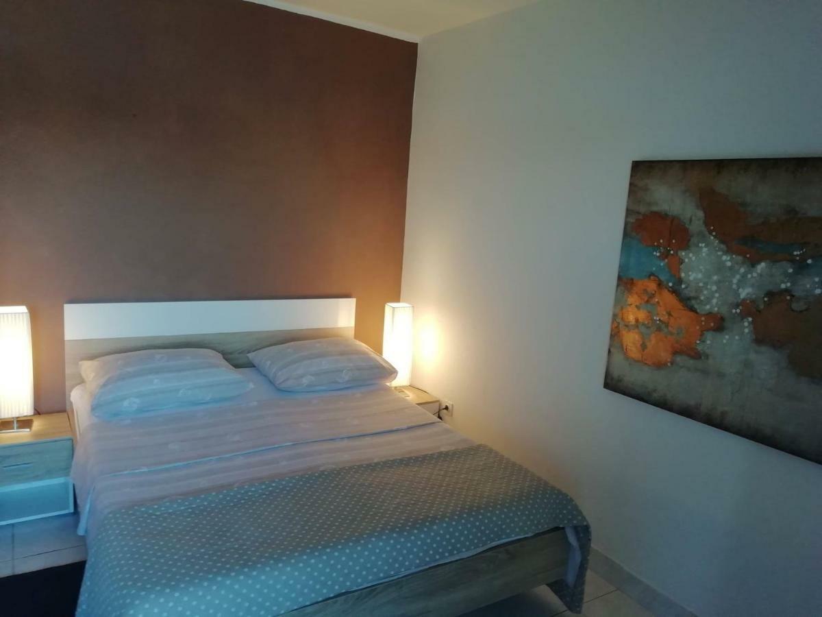 Seaview Holiday Apartments, Ventura Nin Eksteriør billede