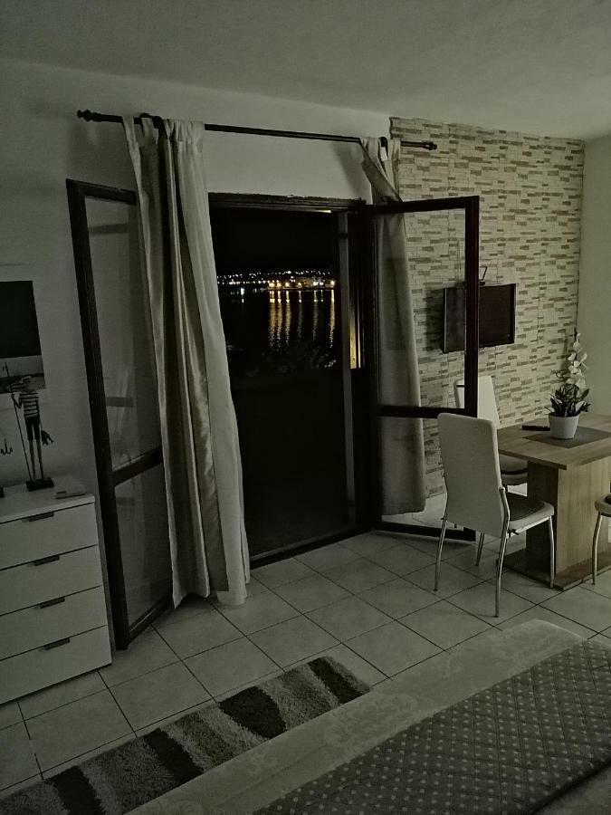 Seaview Holiday Apartments, Ventura Nin Eksteriør billede